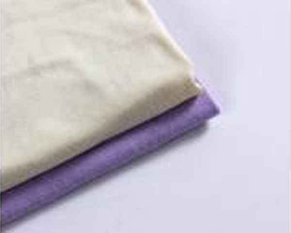 從纖維到成衣：牛奶絲針織品的品質堅守，每一件都是匠心之作